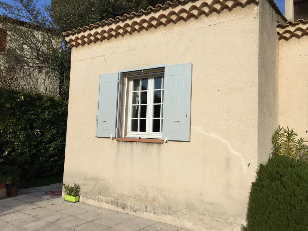 Volets battants trotter sur Martigues