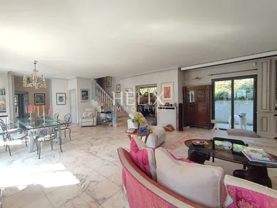 maison à vendre avec beau séjour ensoleillé à Mesnil le Roi