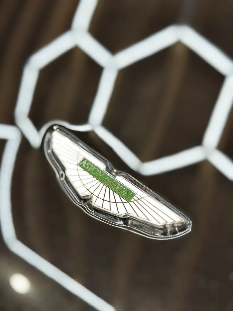 rénovation carrosserie protection PPF traitement céramique lyon Aston Martin DB9 Volante 