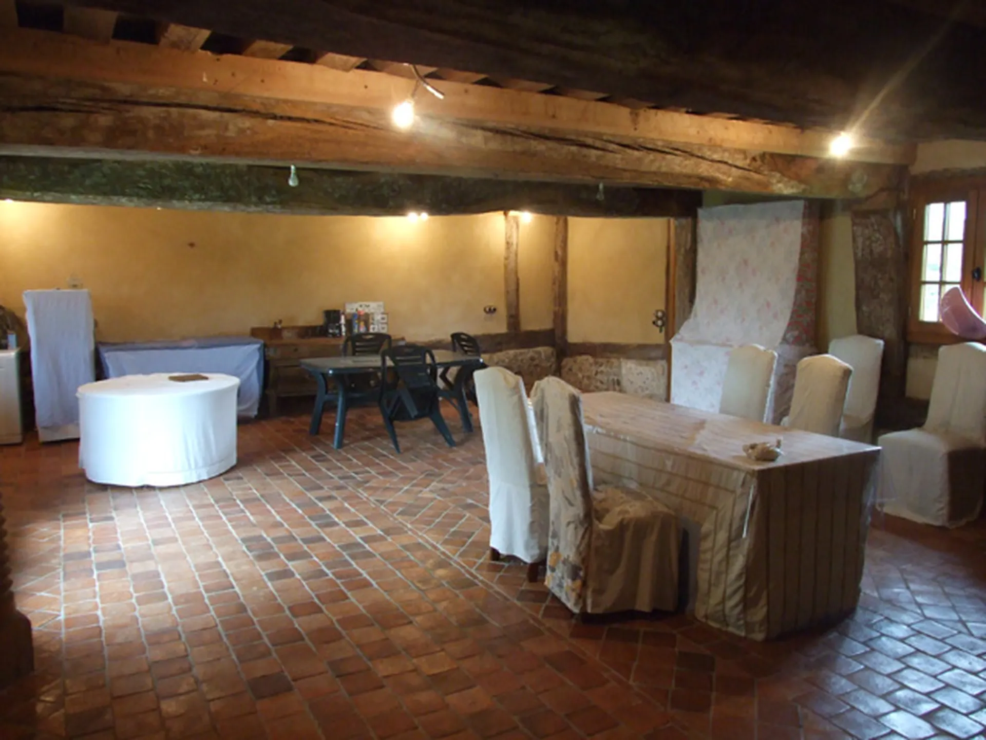 CHAUMIERE Entre PONT L'EVEQUE et CORMEILLES