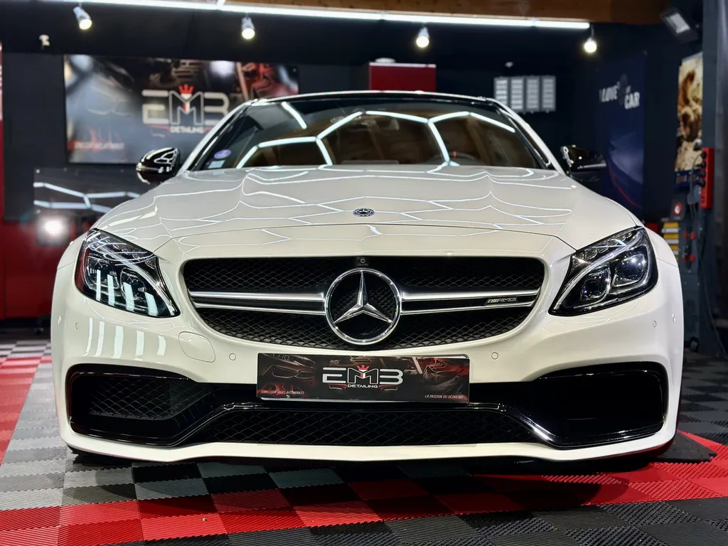 polissage Carroserie traitement céramique EMB DETAILING Vaugneray socialiste Mercedes C63 AMG
