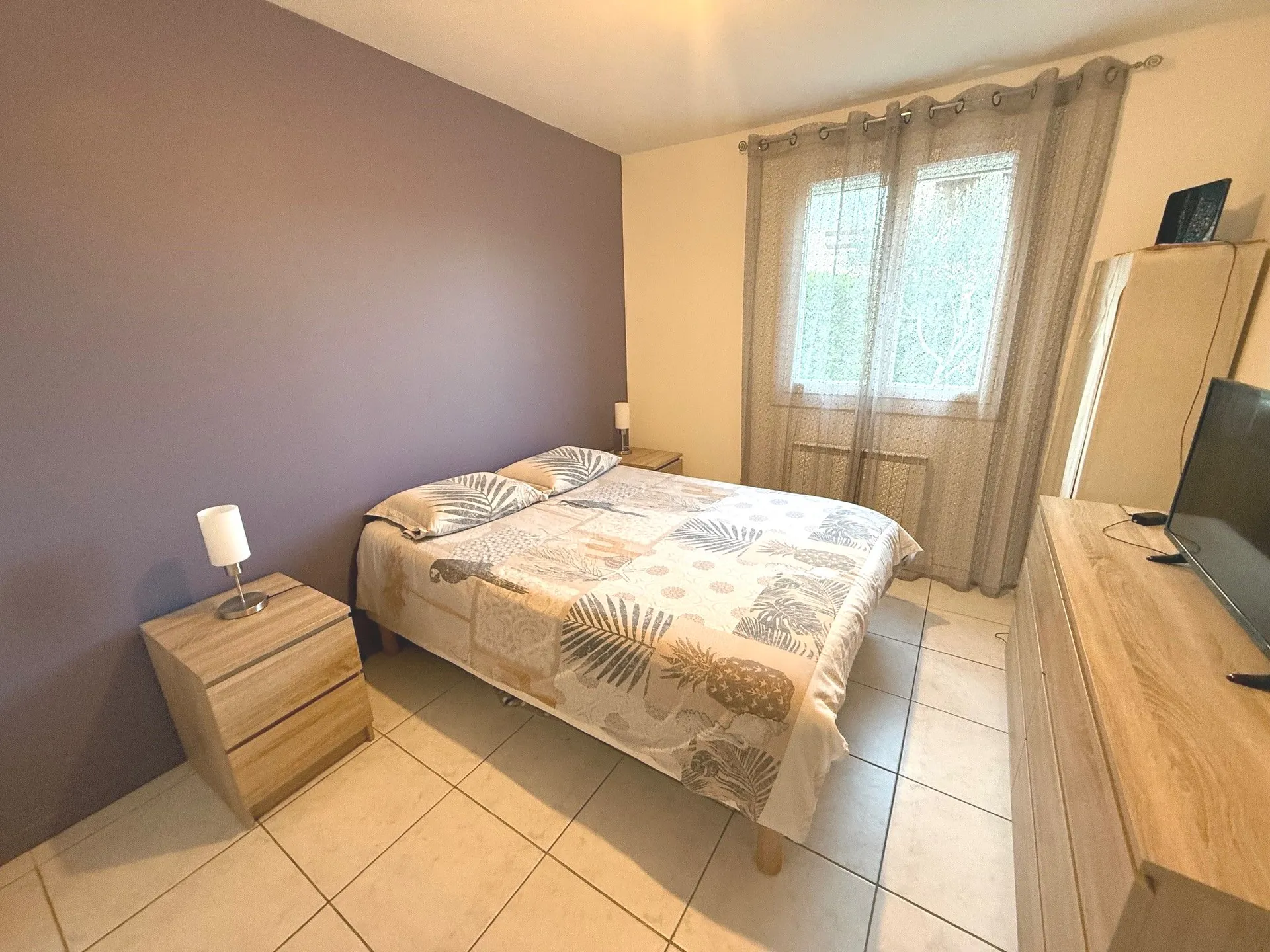 Vente- Roquefort la Bédoule villa T4 au sein d'une copropriété de deux logements, située dans un environnement calme et boisé