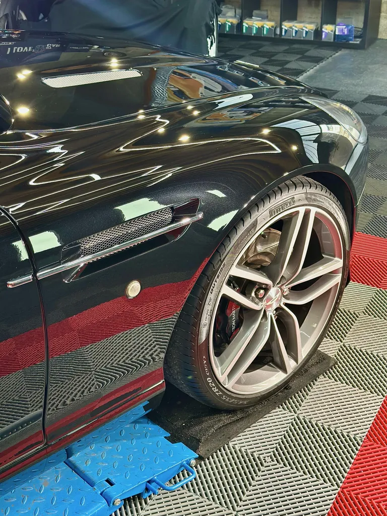 rénovation carrosserie protection PPF traitement céramique lyon Aston Martin DB9 Volante 