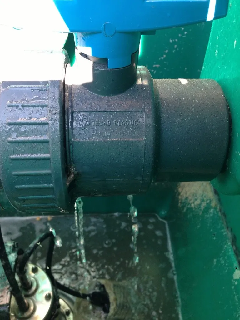 Pompe de relevage eaux chargées pour un raccordement au réseau collectif près de Marseille