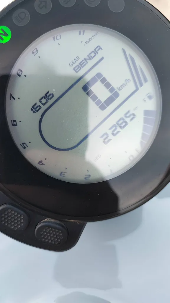 BENDA AVENGERS 125 DU 06/2025 AVEC 2300KM.