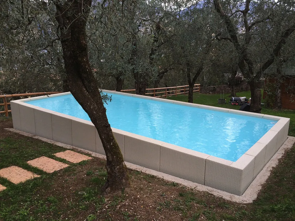 Piscine hors-sol Doce Vita Diva by LAGHETTO par Aquarev'Piscines à Banon 04150