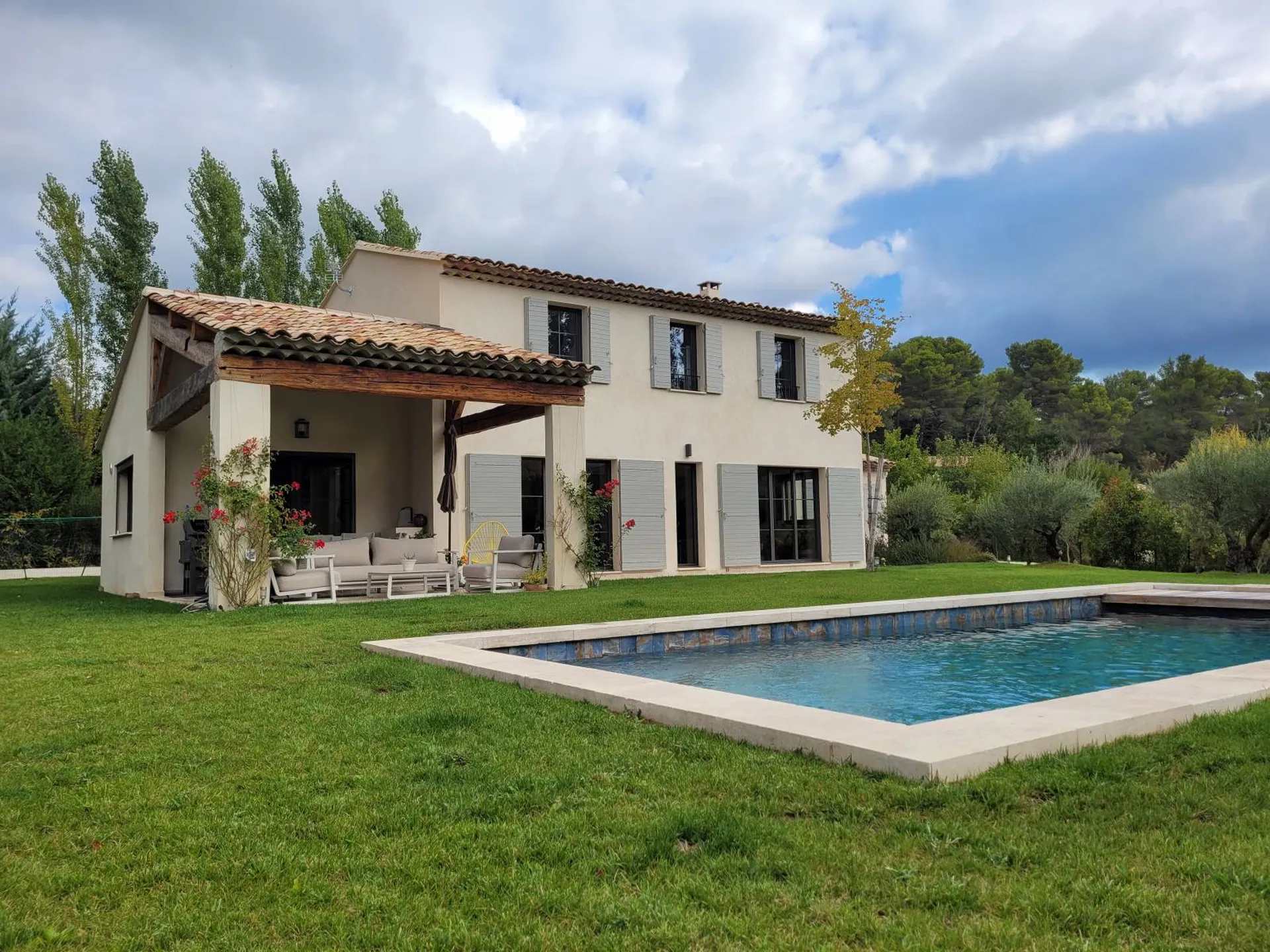 Constructeur de villa sur mesure et totalement personnalisé à Salon de Provence dans les bouches du Rhône