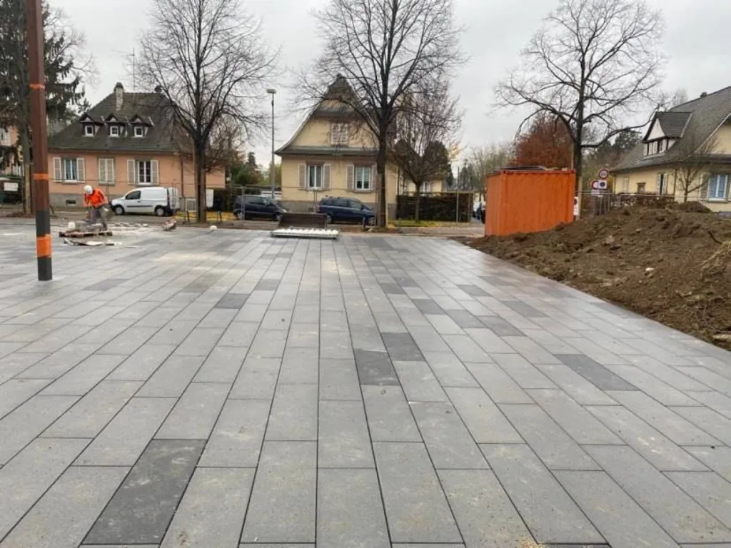 Pose de dalle pour passage à Strasbourg CLK