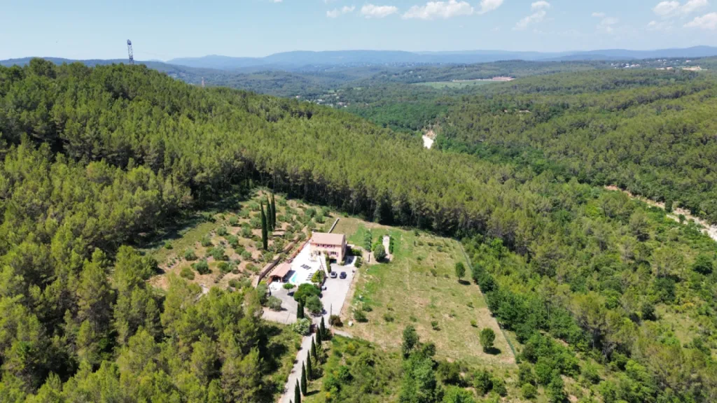 Villa 6 pièce(s) 5 chambre(s) 242.4 m² Lorgues (83510)