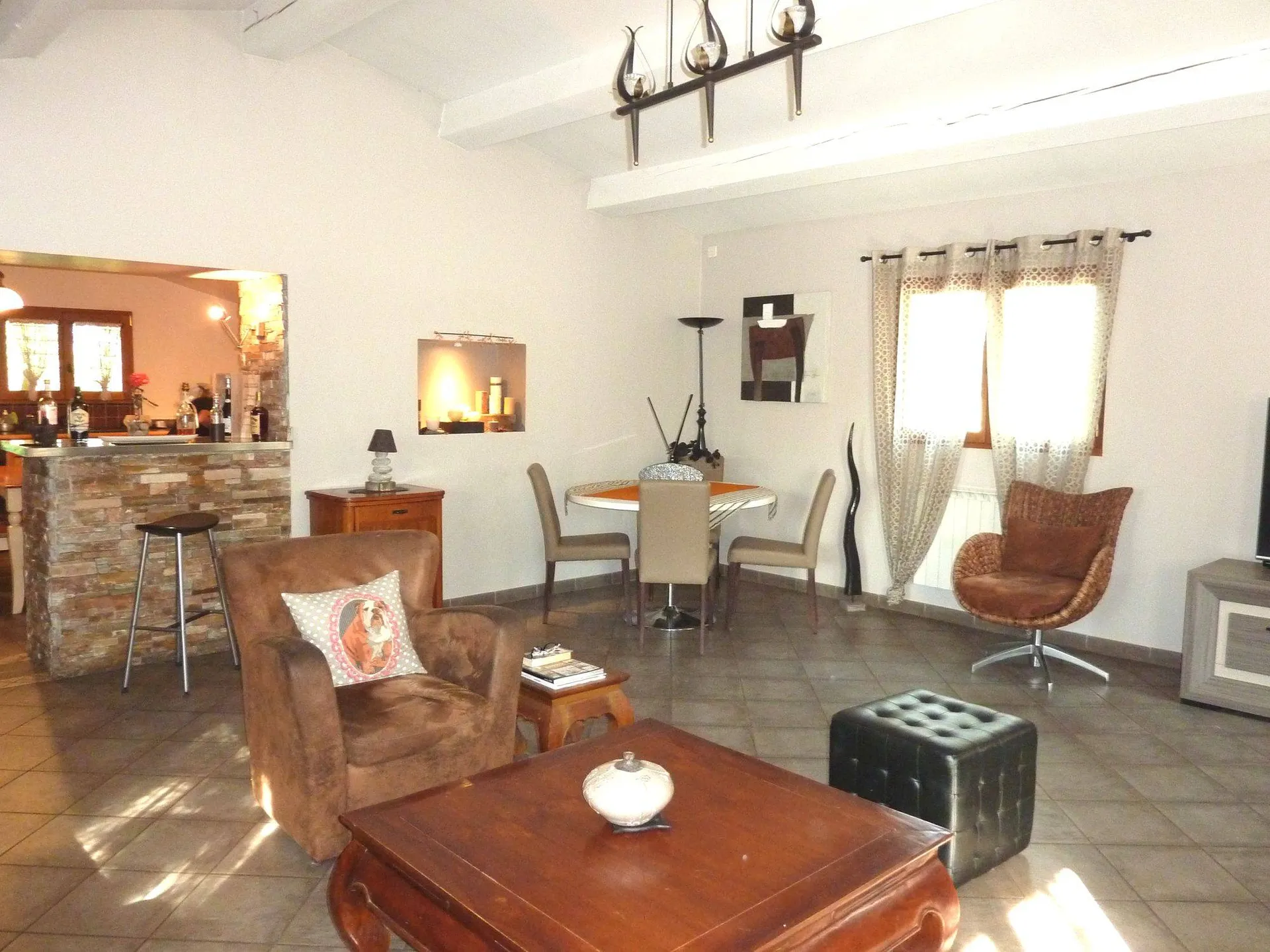 Vente à Aubagne d'une maison avec piscine propriété sur plus d'un hectare de terrain   