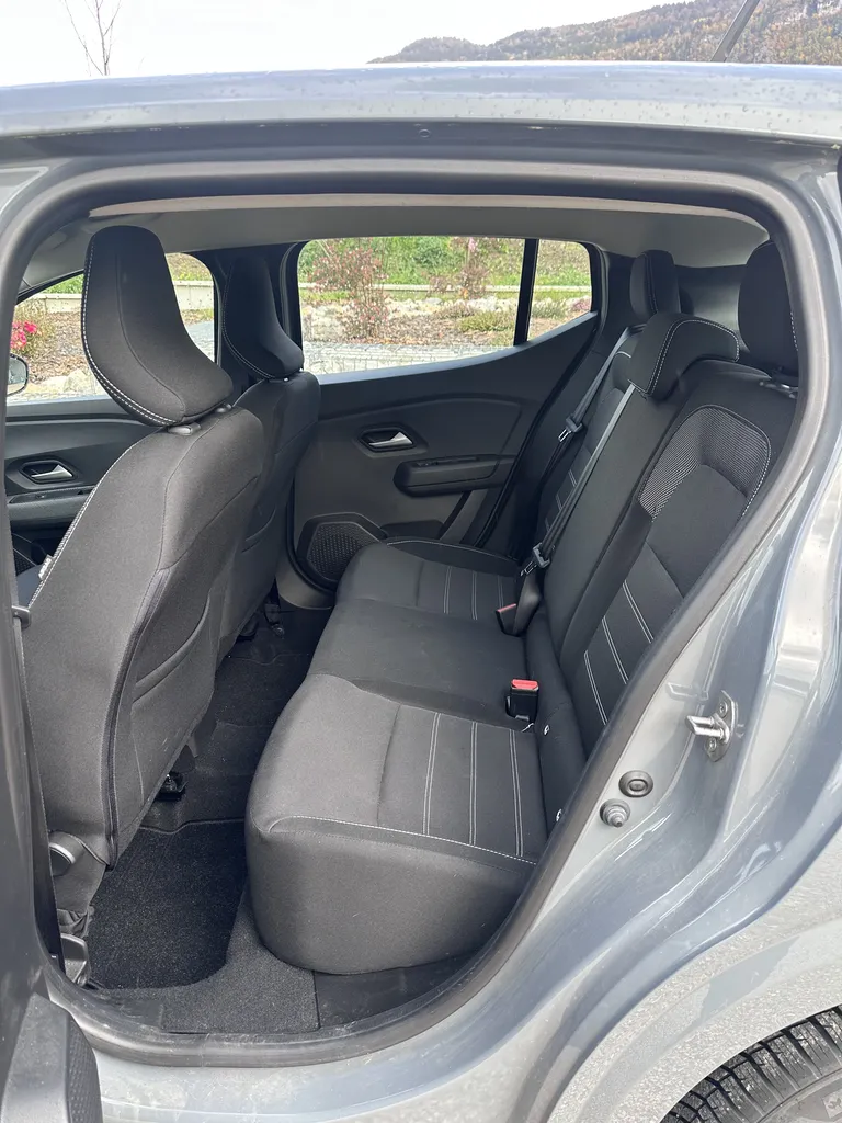 DACIA SANDERO/ BOITE AUTOMATIQUE EDC / AVERTISSEUR ANGLE MORT / CARPLAY / CAMERA DE RECUL