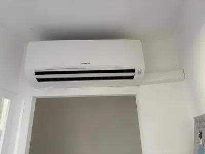 Installation de climatisation Bisplit Hitachi à Simiane-Collongue.