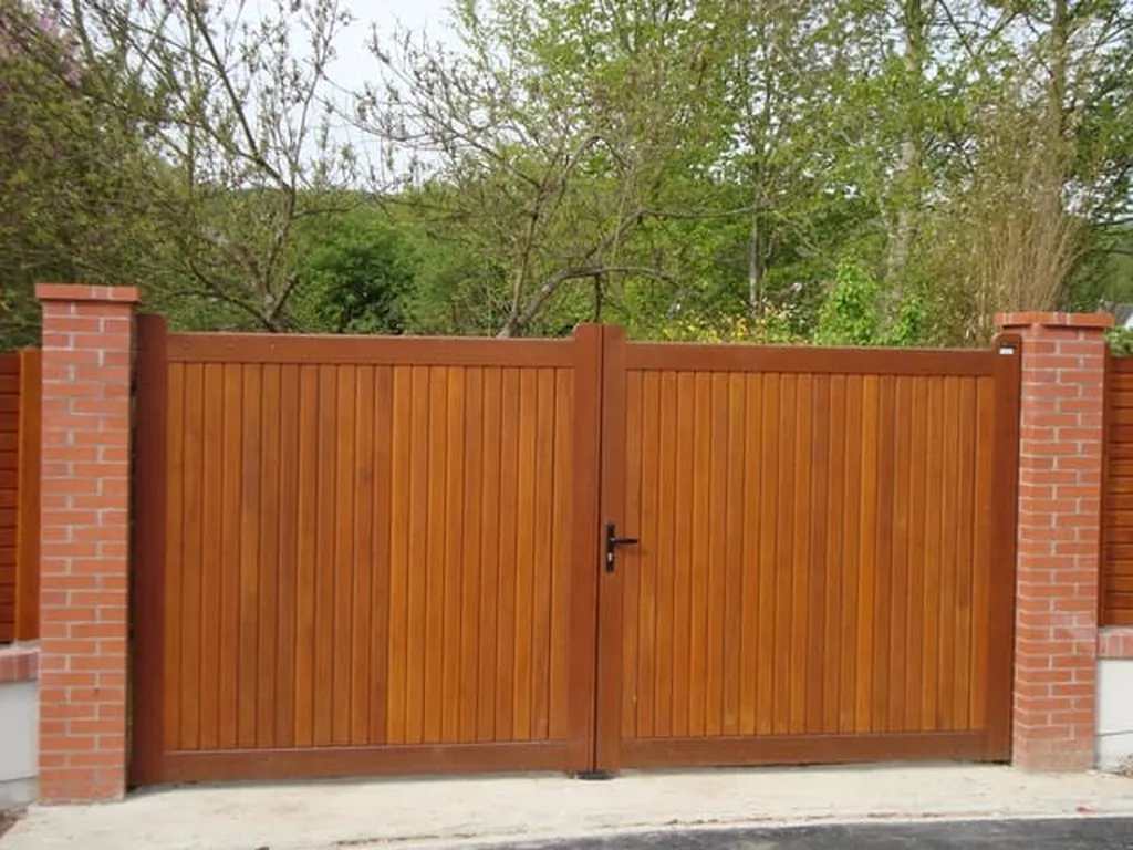 Installation de Portail en bois exotique, Portillon coordonné et Clôtures de jardin au Havre et sa région ou agglomération en Seine-Maritime 76