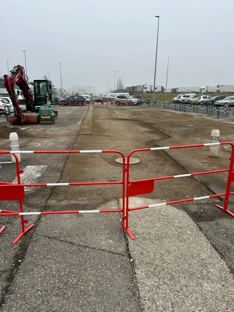 Entreprise de réfection de voirie à Lyon Saint-Exupéry : Pose d'enrobé à Lyon réalisé par Durao TP