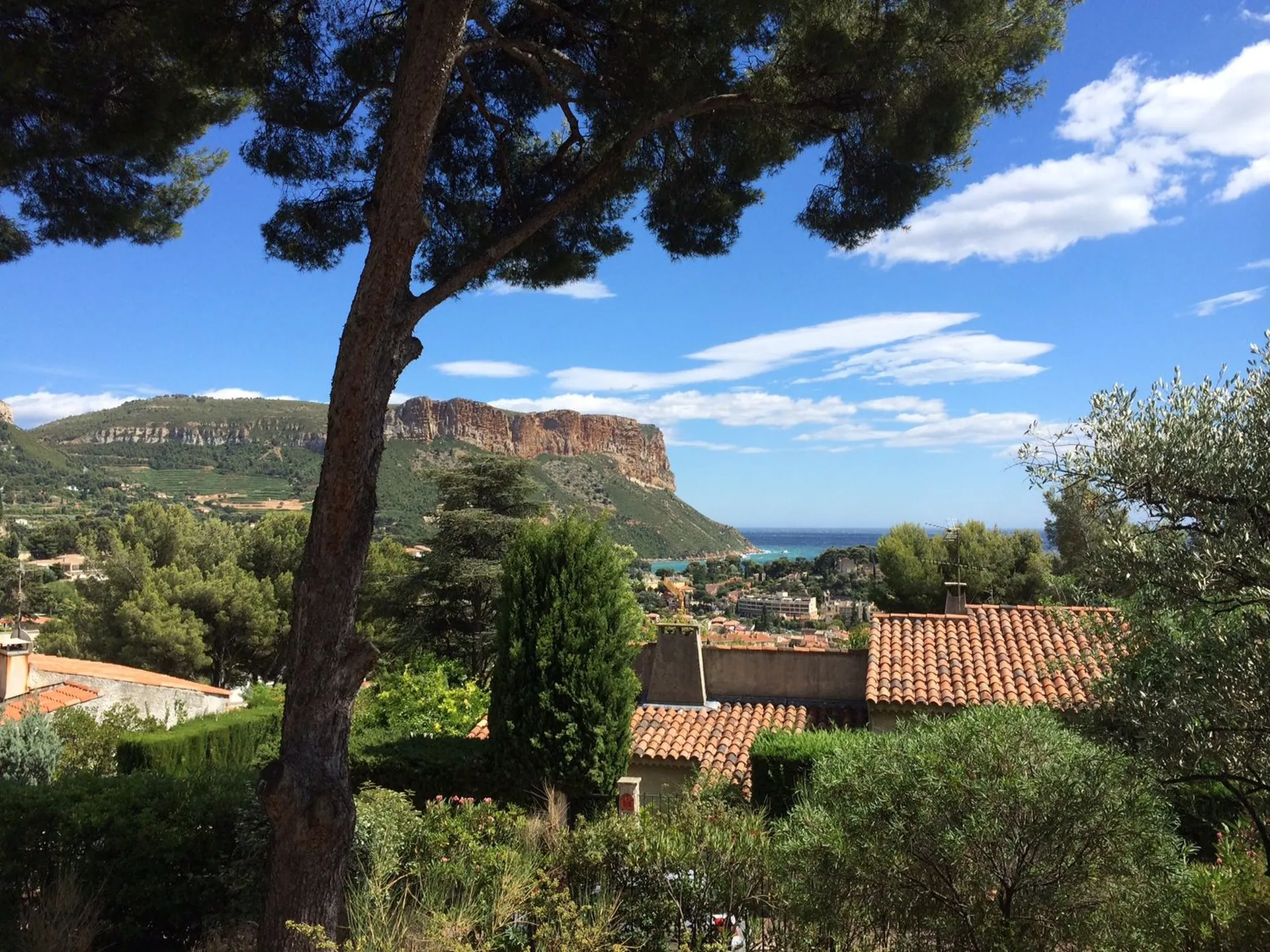 Proche village, vue mer