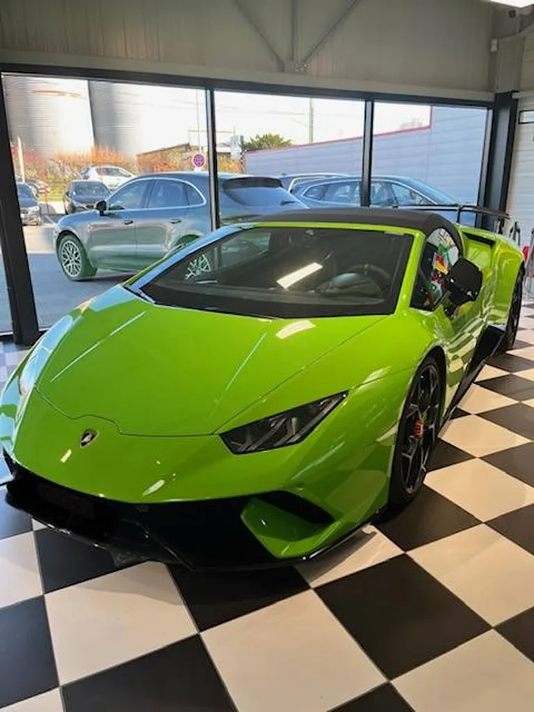 Lamborghini Huracan cabriolet Verde proche du Havre