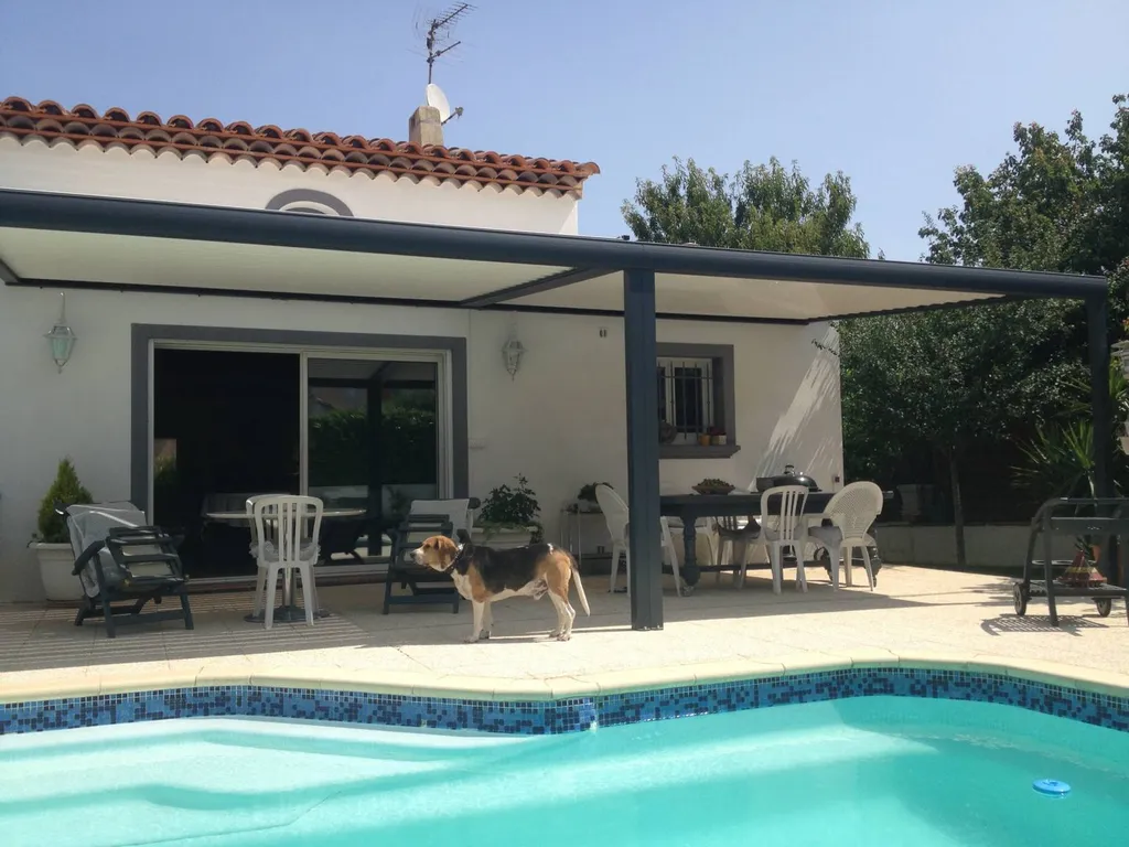 Pergola bioclimatique en Kit facile livraison sur toute la France .