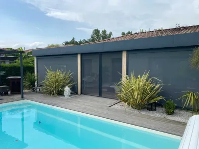 Moustiquaire sur mesure pour vos ouvertures de maison et terrasses à Cuers dans le Var