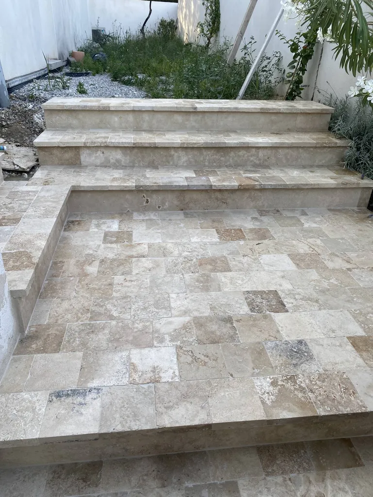PAVES TRAVERTIN BEIGE RUSTIC 15X15X3CM