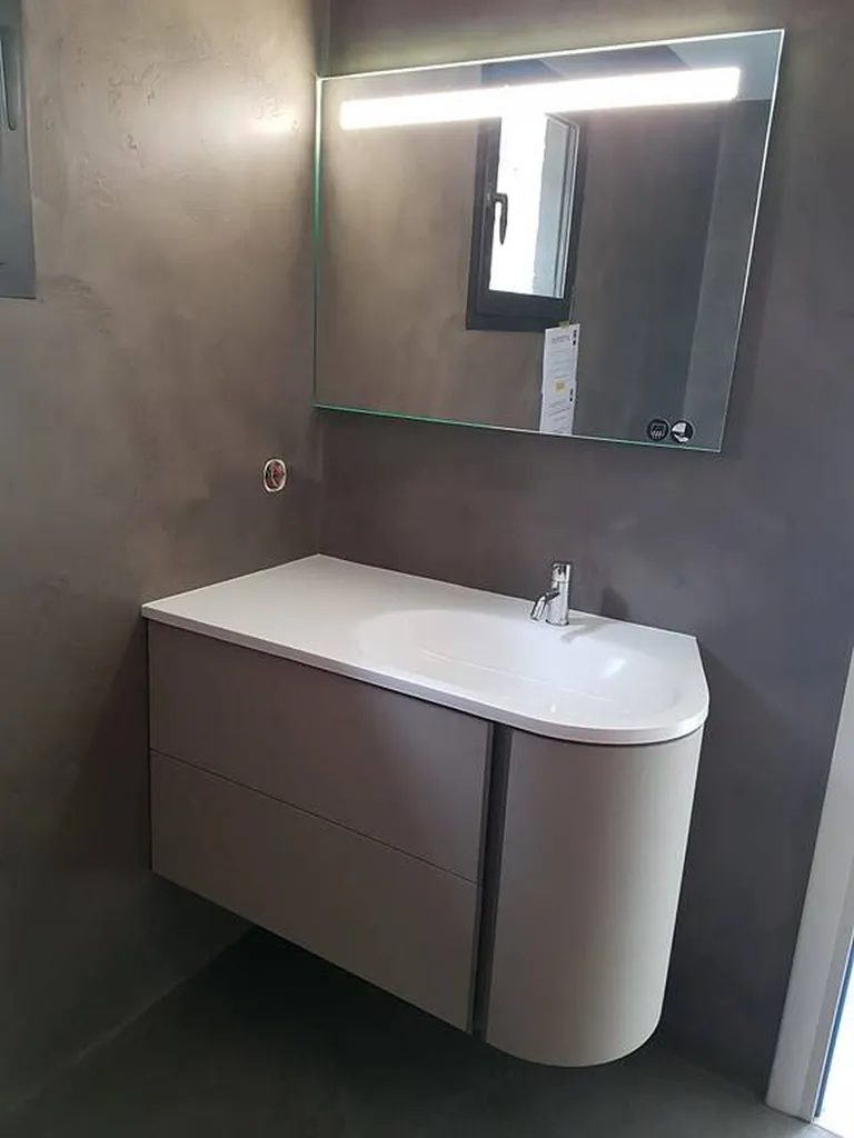 meuble vasque avec miroir lumineux sur la région lyonnaise