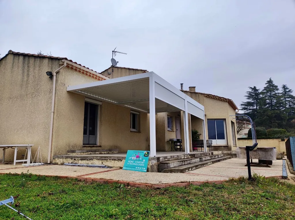 Installation d’une pergola bioclimatique à Pont-Saint-Esprit près de Bagnoles sur Cèze