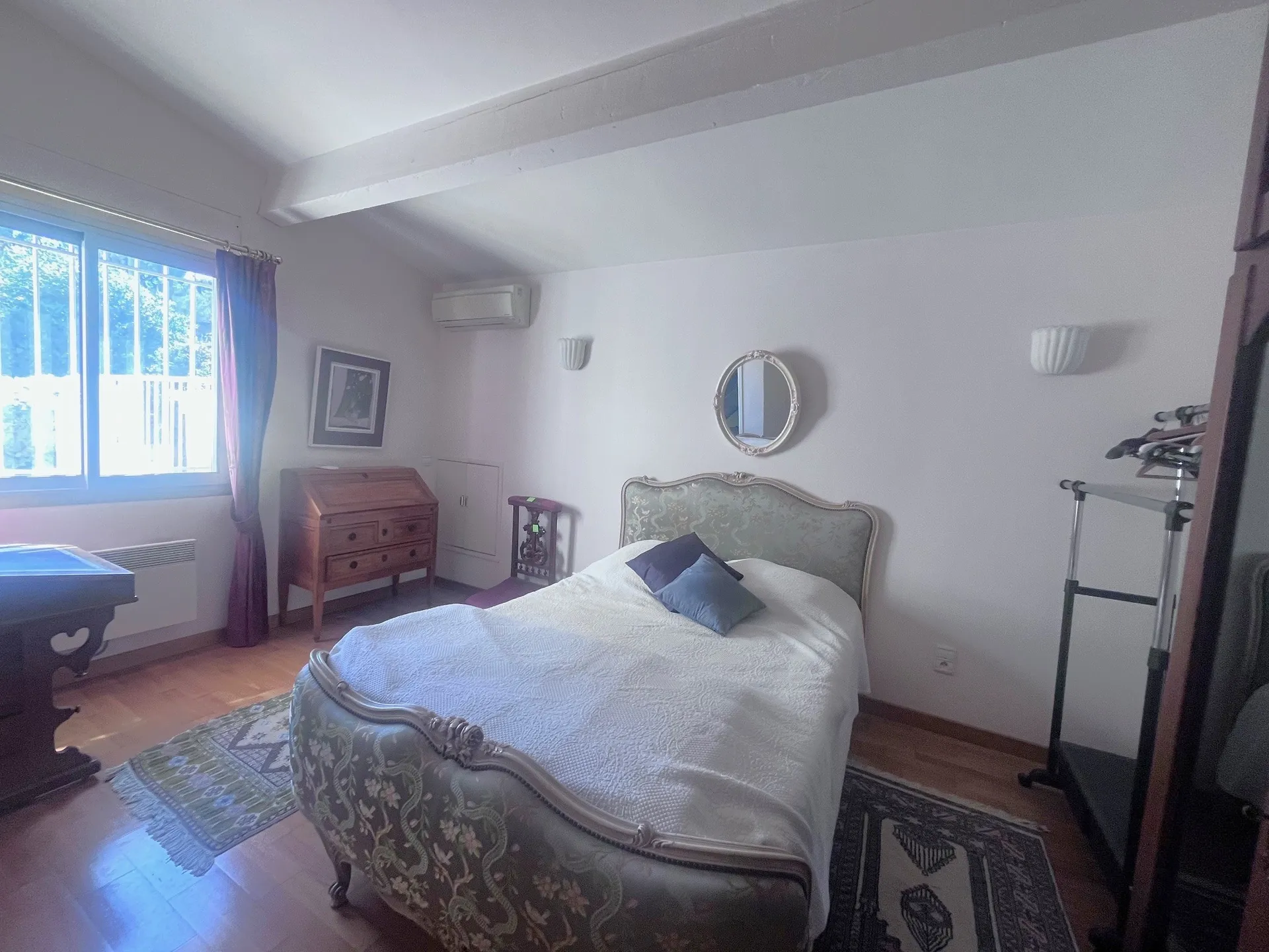 Vente appartement T4 Cassis  avec vaste terrasse bénéficiant d'une vue Cap Canaille et un emplacement de parking privatif