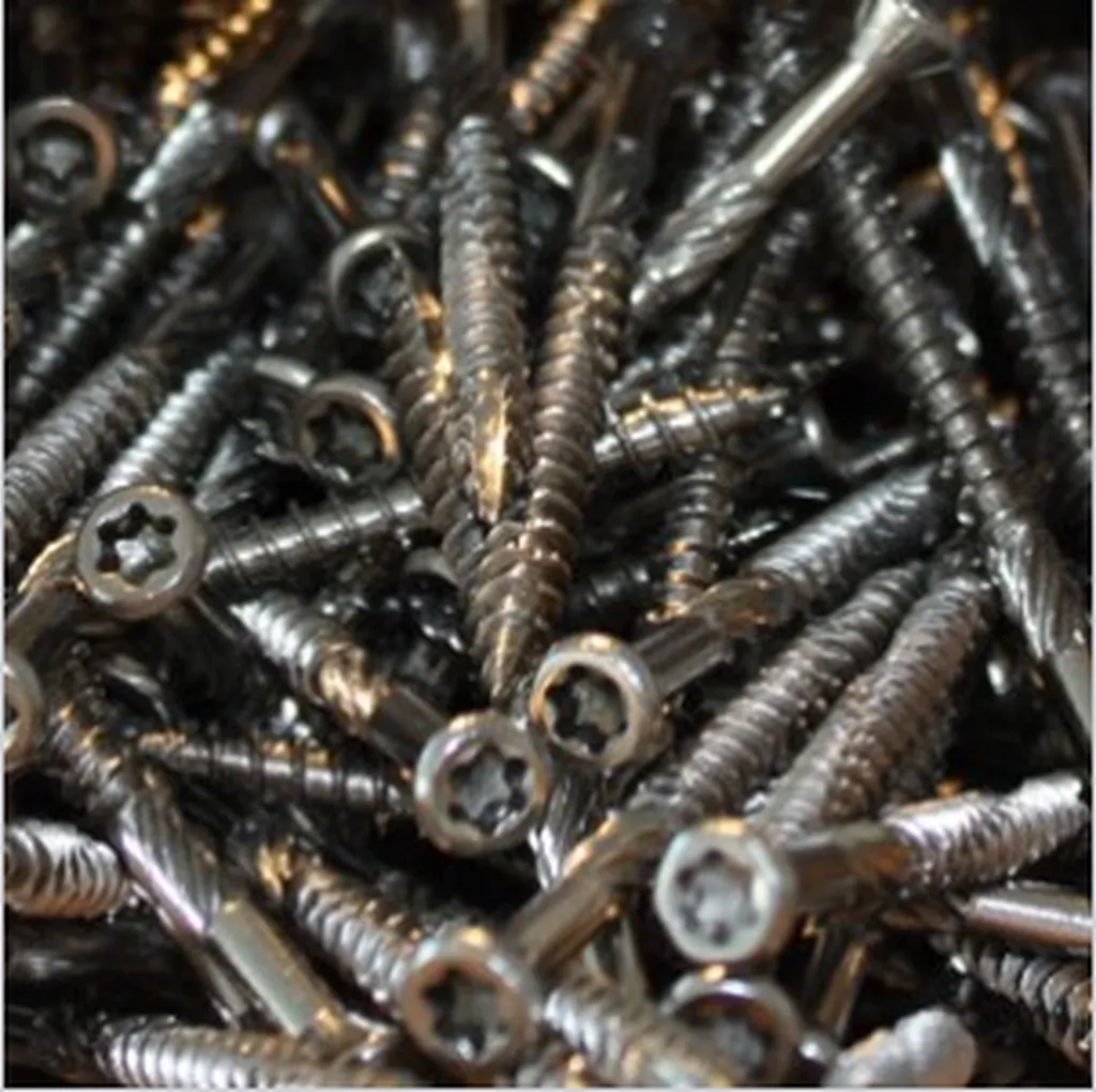 Vis inox A2 pour terrasse et tour de piscine en bois exotique