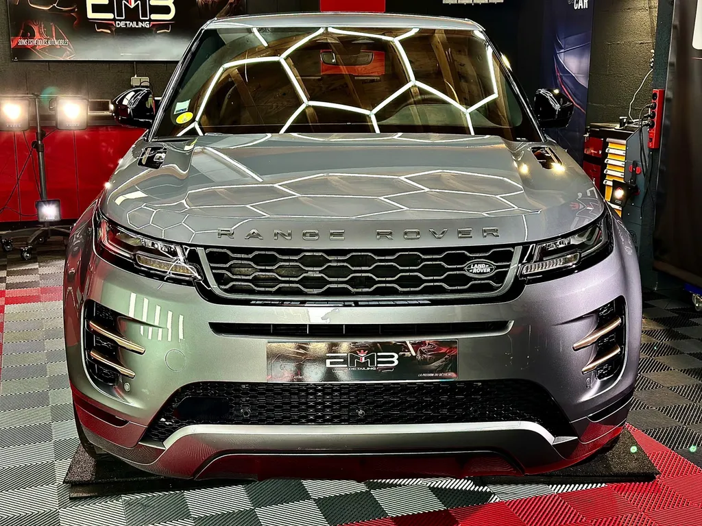 DETAILING traitement Cerzmqiue protection carrosserie automobile ouest lyonnais range Rover évoque 