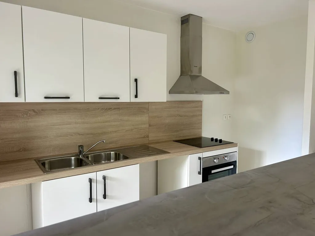 Acheter un Appartement 85m2 de type 4/T4 Merignac quartier Arlac proche CHU Pellegrin 3 chambres Rez de Jardin Balcon et terrasse sur tout l'appartement 2 parking 1 cellier