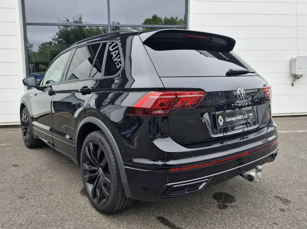 VOLKSWAGEN TIGUAN II 2.0 TDI 150 R-LINE EXCLUSIVE DSG7 OCCASION / ENTRETIEN 100% VW / ATTELAGE ESCAMOTABLE / TOIT OUVRANT / CUIR / CAMERA 360°/ FULL CUIR PRES DE TOULOUSE