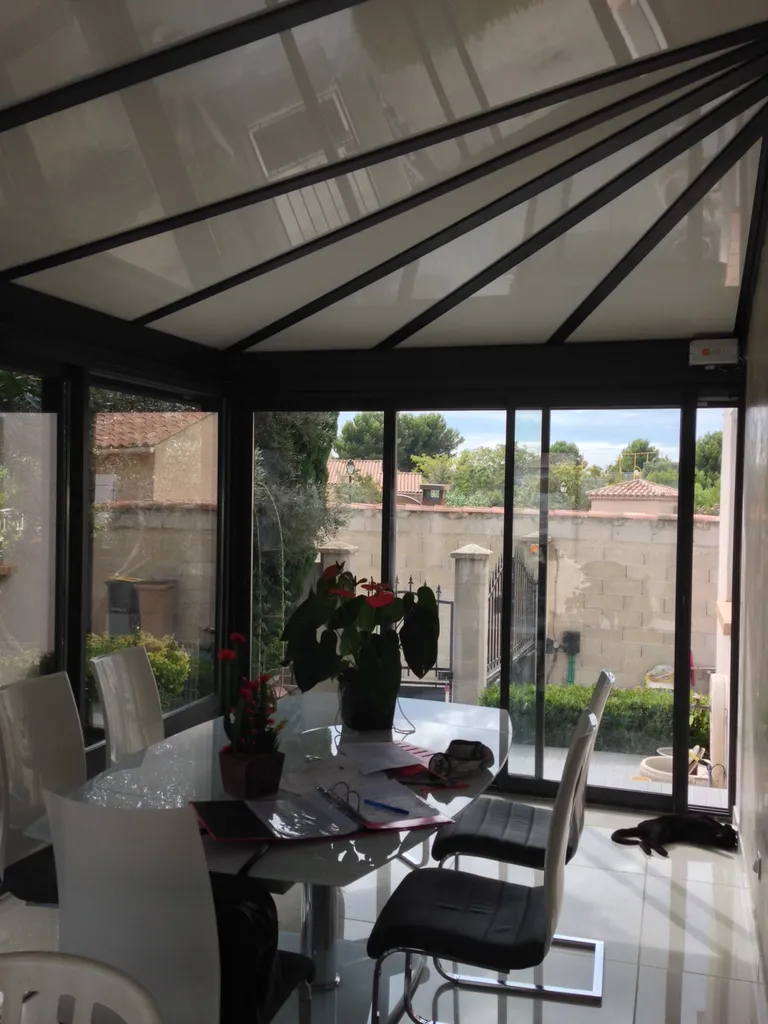 Véranda ou pièce à vivre avec toiture isolante