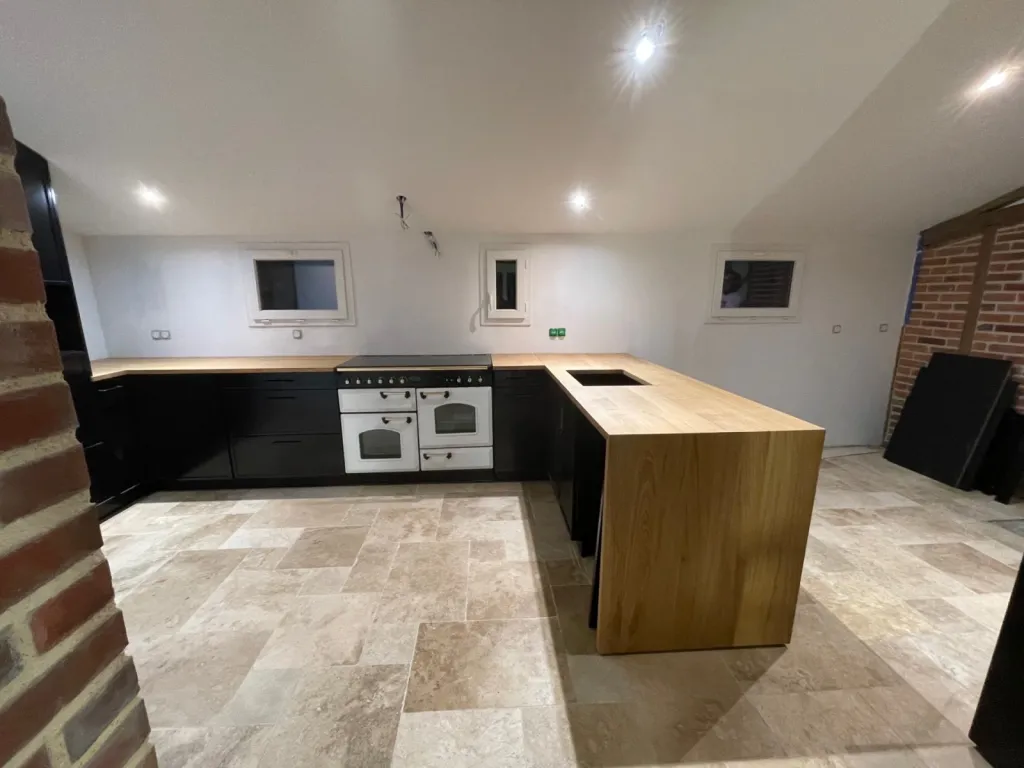  Fabrication et pose d'une cuisine sur-mesure à Bordeaux