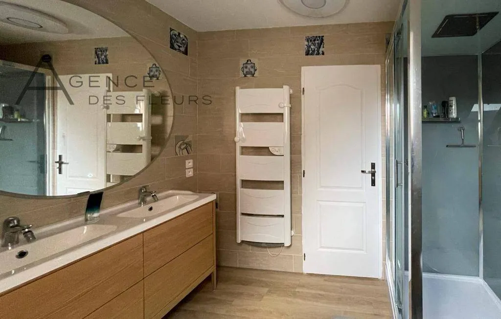 A saisir maison de 149 m² édifiée sur un terrain de 1060 m& commune de LE THUIT SIGNOL 27370