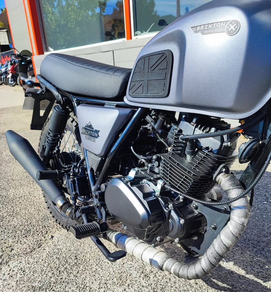 MOTO OCCASION SIX FOURS LES PLAGES BRIXTON