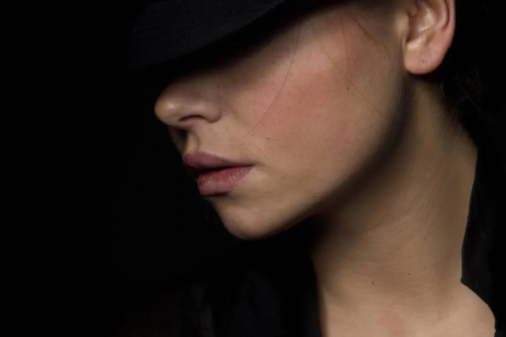 La jawline contouring par les injections d'acide hyaluronique sur le Bassin d'Arcachon proche de la Teste de Buch à Gujan Mestras