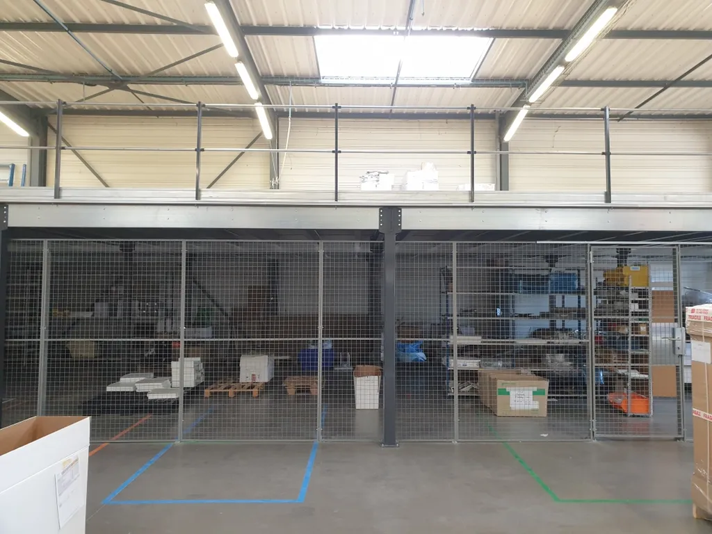 Installer une cloison de sécurité grillagée industrielle à Toulouse, Paris et dans toute l'Occitanie