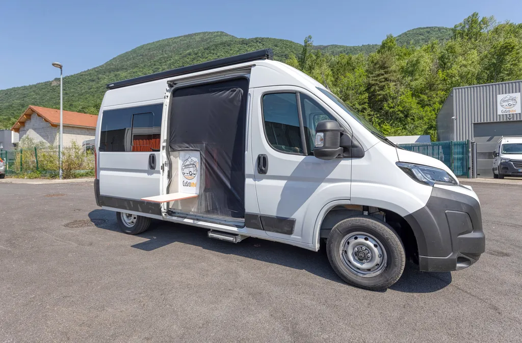 Aménagement d'un fourgon Citroën sur mesure Grenoble