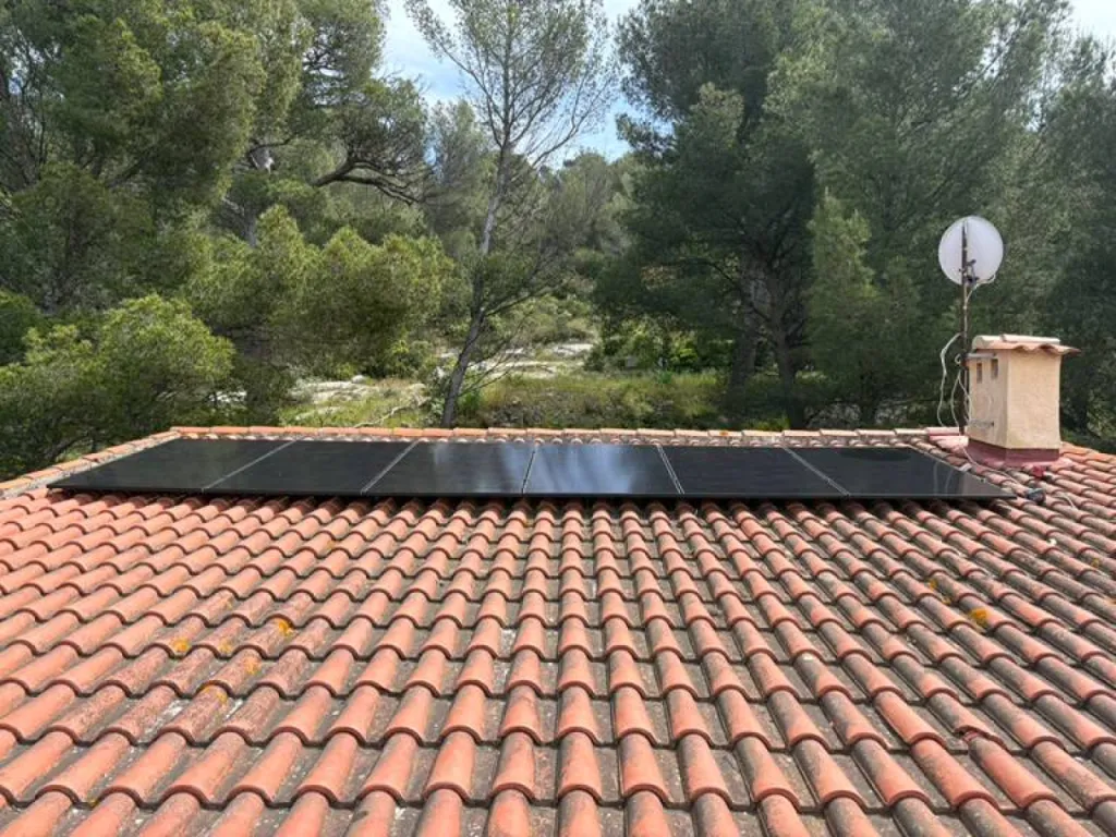 Installateur RGE expert dans la pose de panneaux solaire Dualsun dans les Bouches du Rhône dès 5 990€