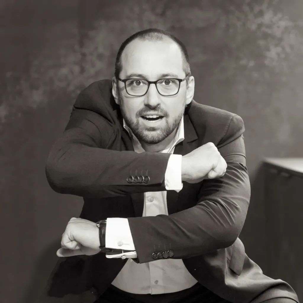 photographe portrait corporate original à Lyon le collaborateur se met en scène en fonction de ses centres d'intérêt