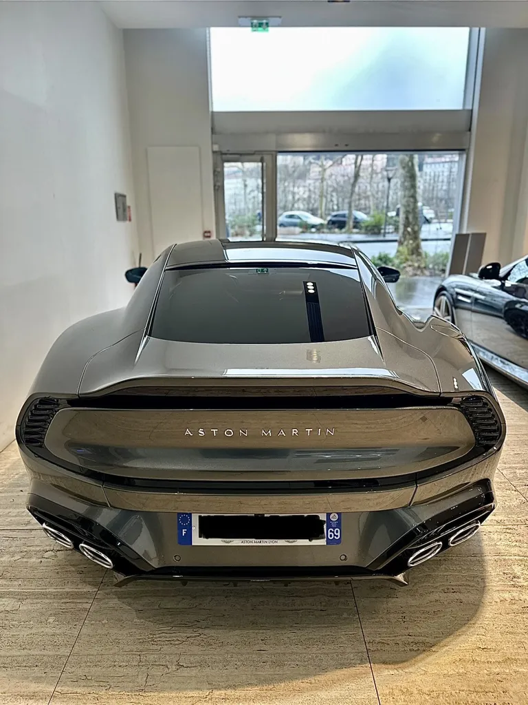 protection carrosserie DETAILING film PPF proche de Lyon Aston Martin Vanquish 