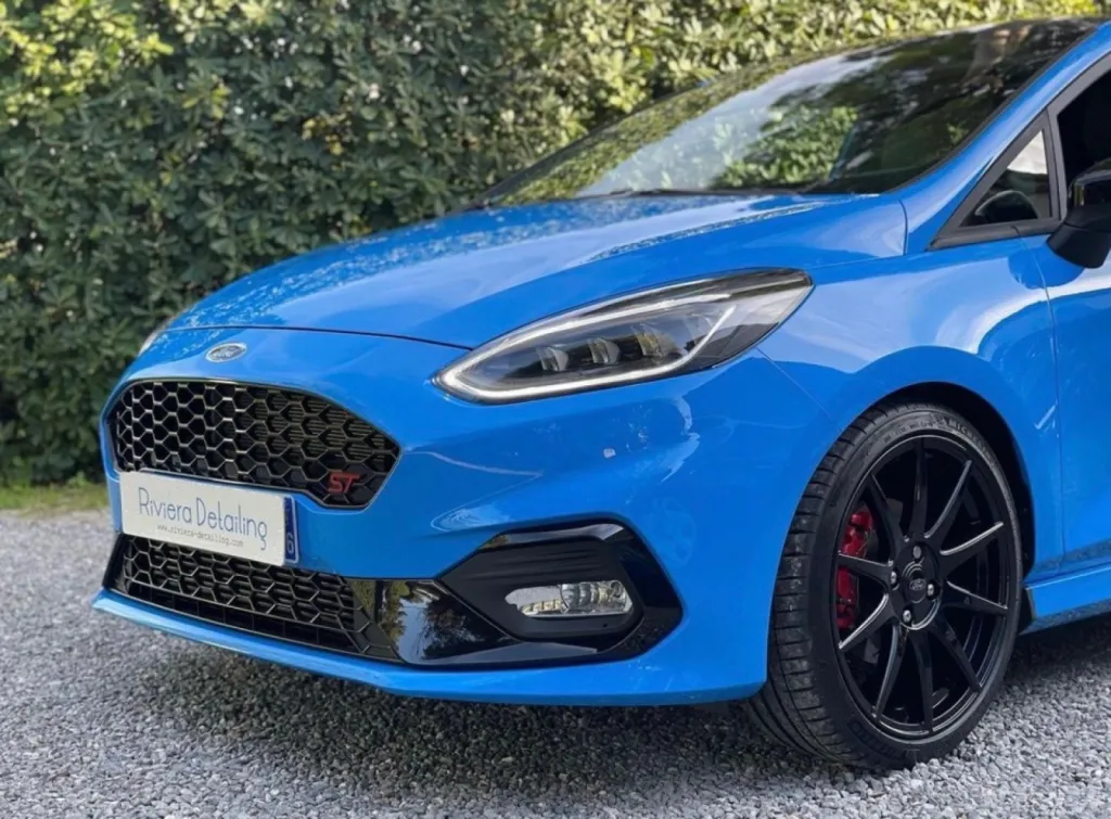 Traitement céramique Ford Fiesta ST près de Cannes 