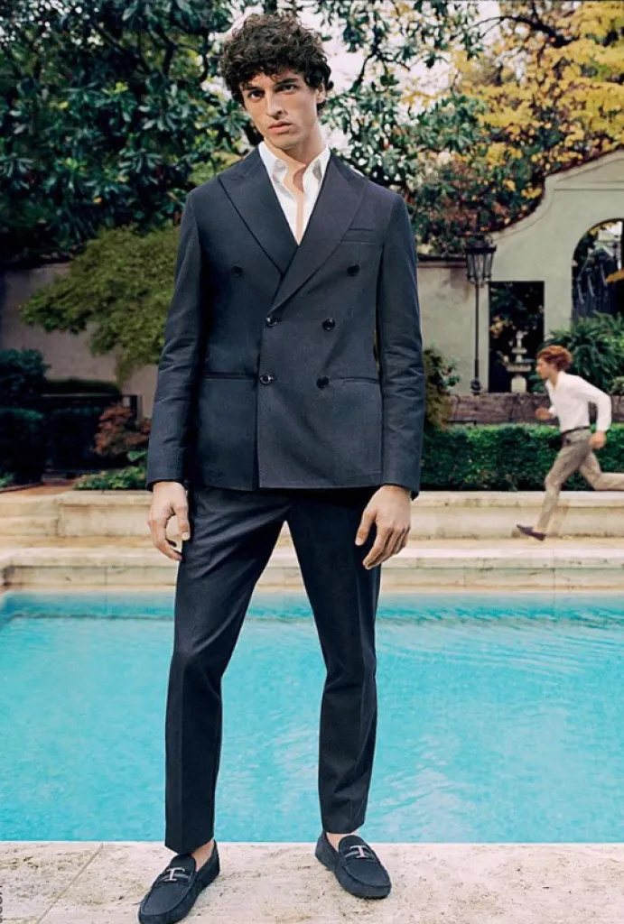 Sacha aime les mocassins pour homme de chez Tod's le chic et l'élégance.