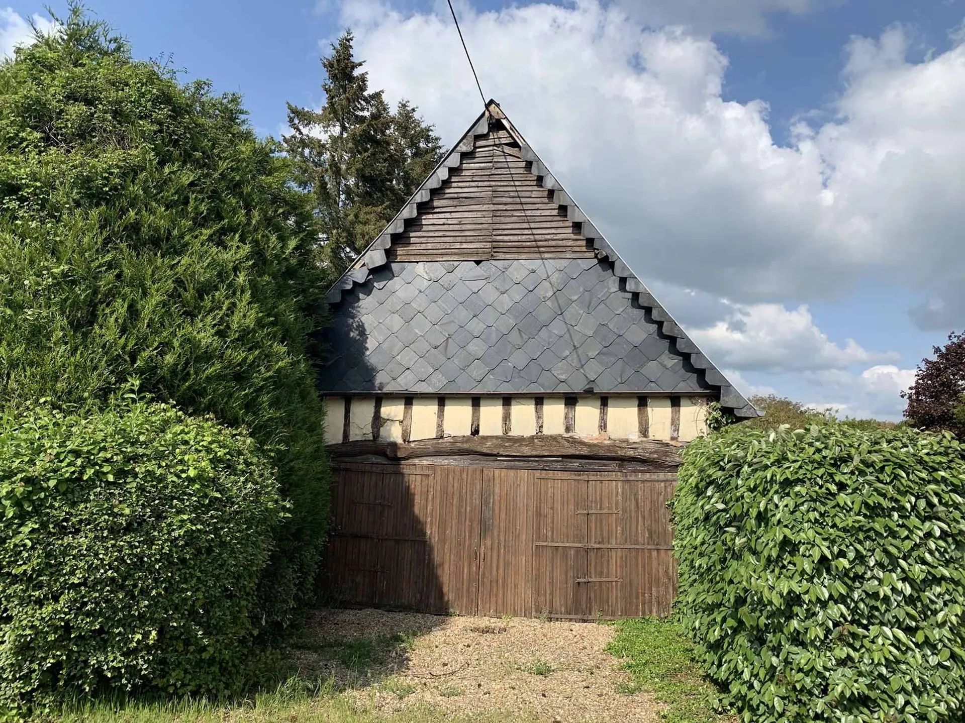 Dans le SUD PAYS D'AUGE Région de LISIEUX (CALVADOS) CHARMANTE CHAUMIERE