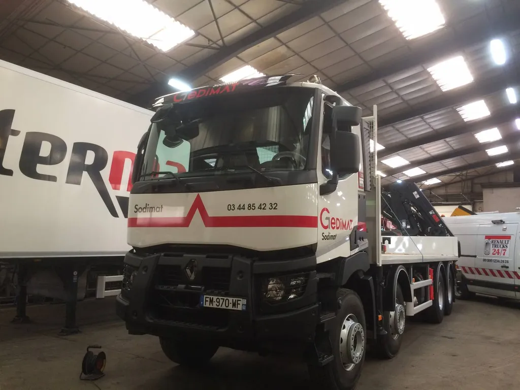 Marquage d'un véhicule camion benne pour la société 