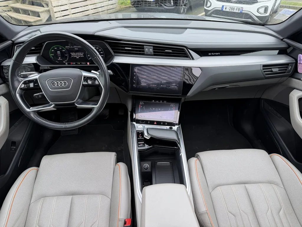 Audi e-tron d'occasion à vendre proche du Havre : découvrez ce SUV électrique premium chez Caudebec Automobiles La Frénaye