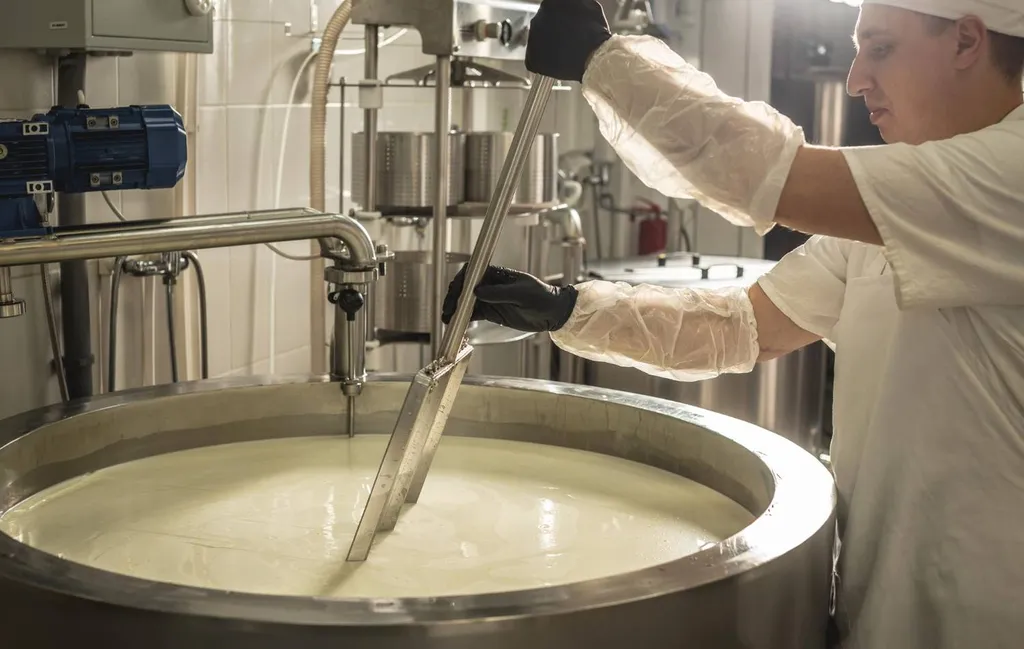 Pose d'isolation thermique en Normandie dans une production laitière