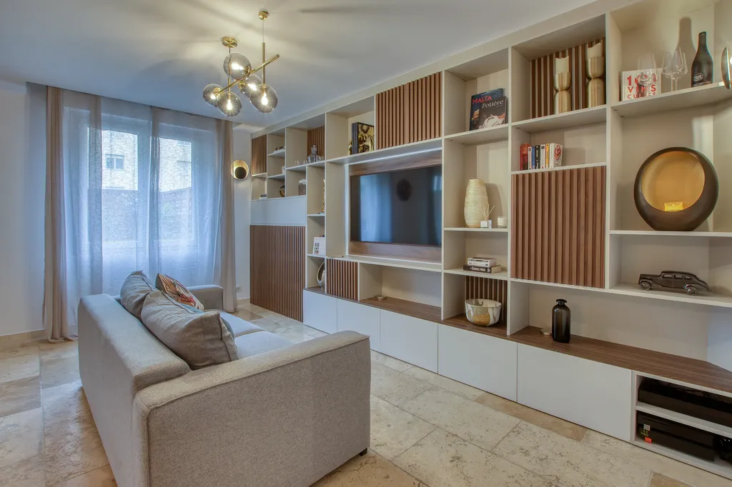 Rénovation d’une pièce de vie et création de mobilier sur mesure - Antibes.