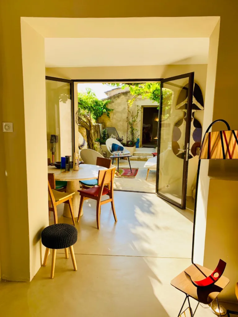 Une maison de village restaurée par Sacha Houant à Ménerbes