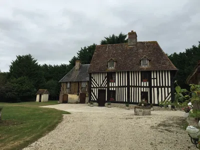 MANOIR XVIIème A VENDRE A SAINT-PIERRE SUR DIVES