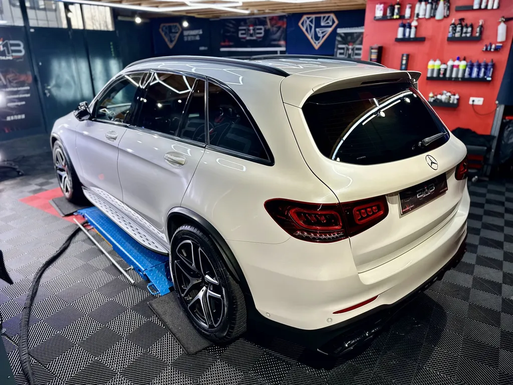 Traitement céramique auto lyon protection carrosserie Mercedes GLC 63 AMG